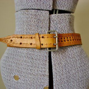 🤎 Western Hand-Tooled Tan Leather Cowgirl Belt | Medium–Large